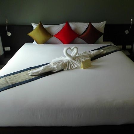 Leisure Place Phuket Чалонг Екстериор снимка