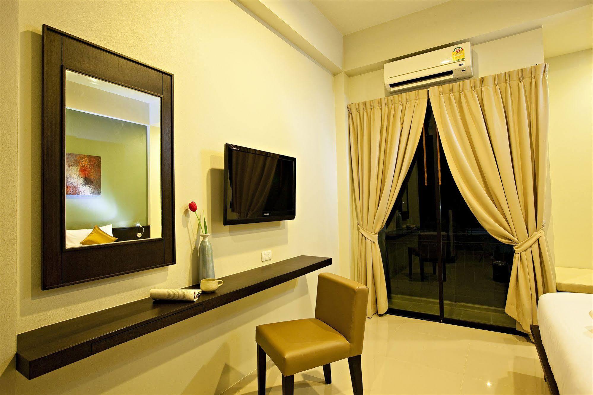 Leisure Place Phuket Чалонг Екстериор снимка